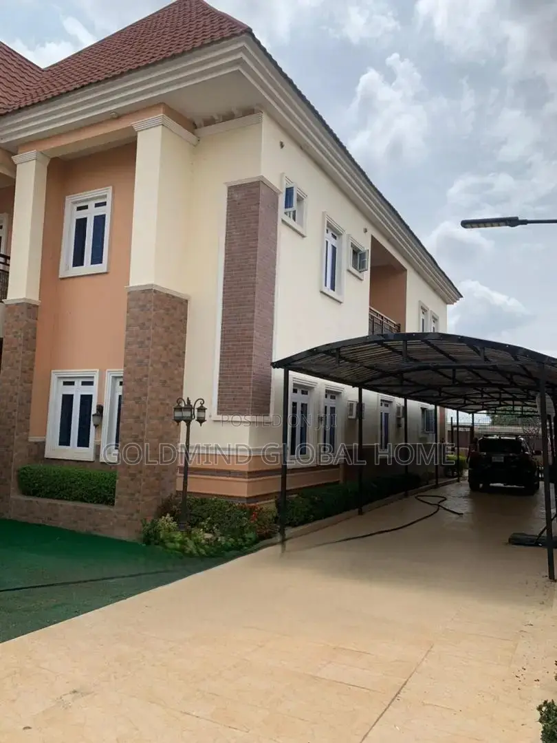 6bdrm Duplex in Gwarinpa Extension, Life Camp for sale