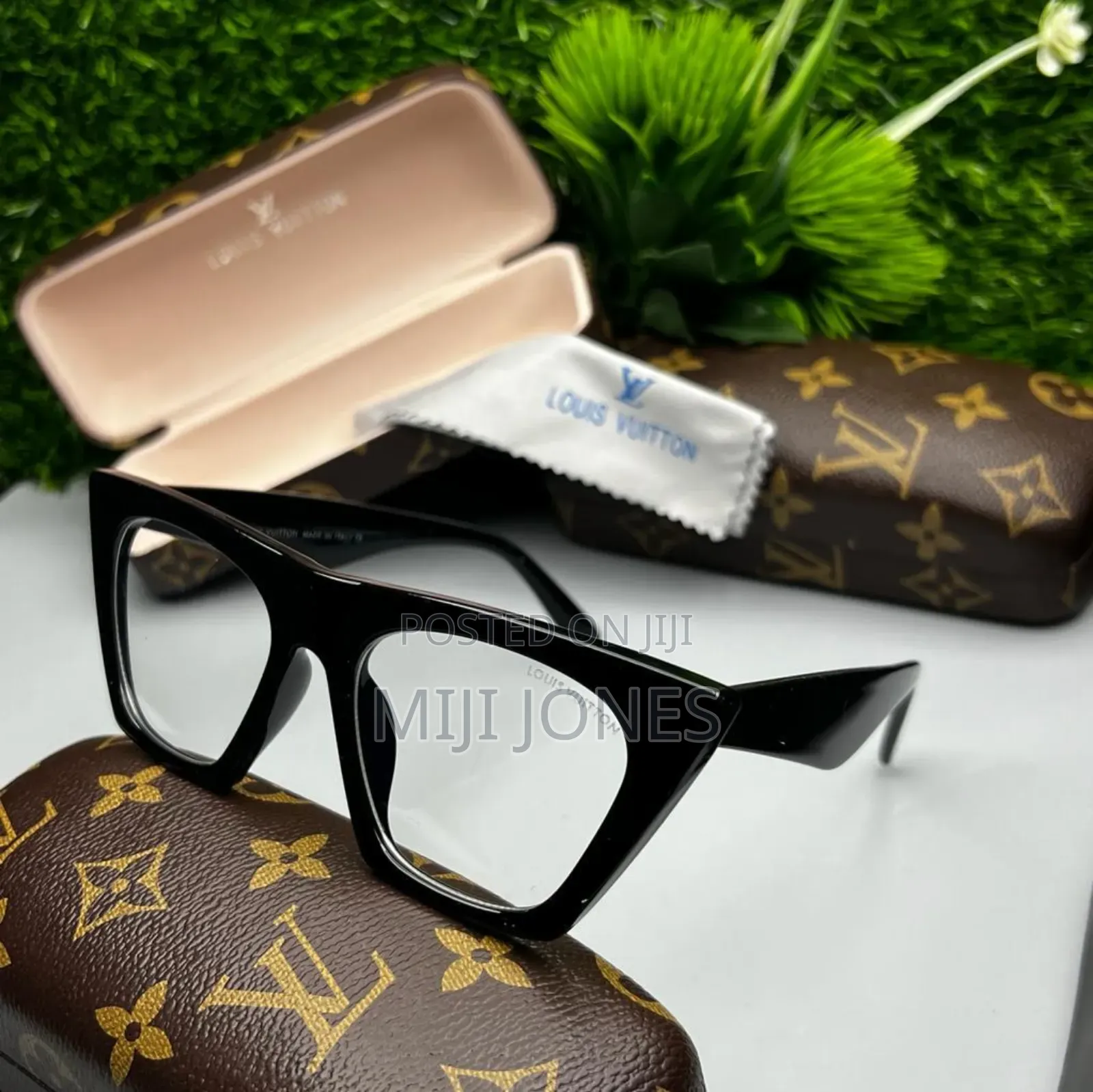 *Louis Vuitton‐Inspired Eyewear – Dark‐Tint & Crystal‐Clear Lenses*