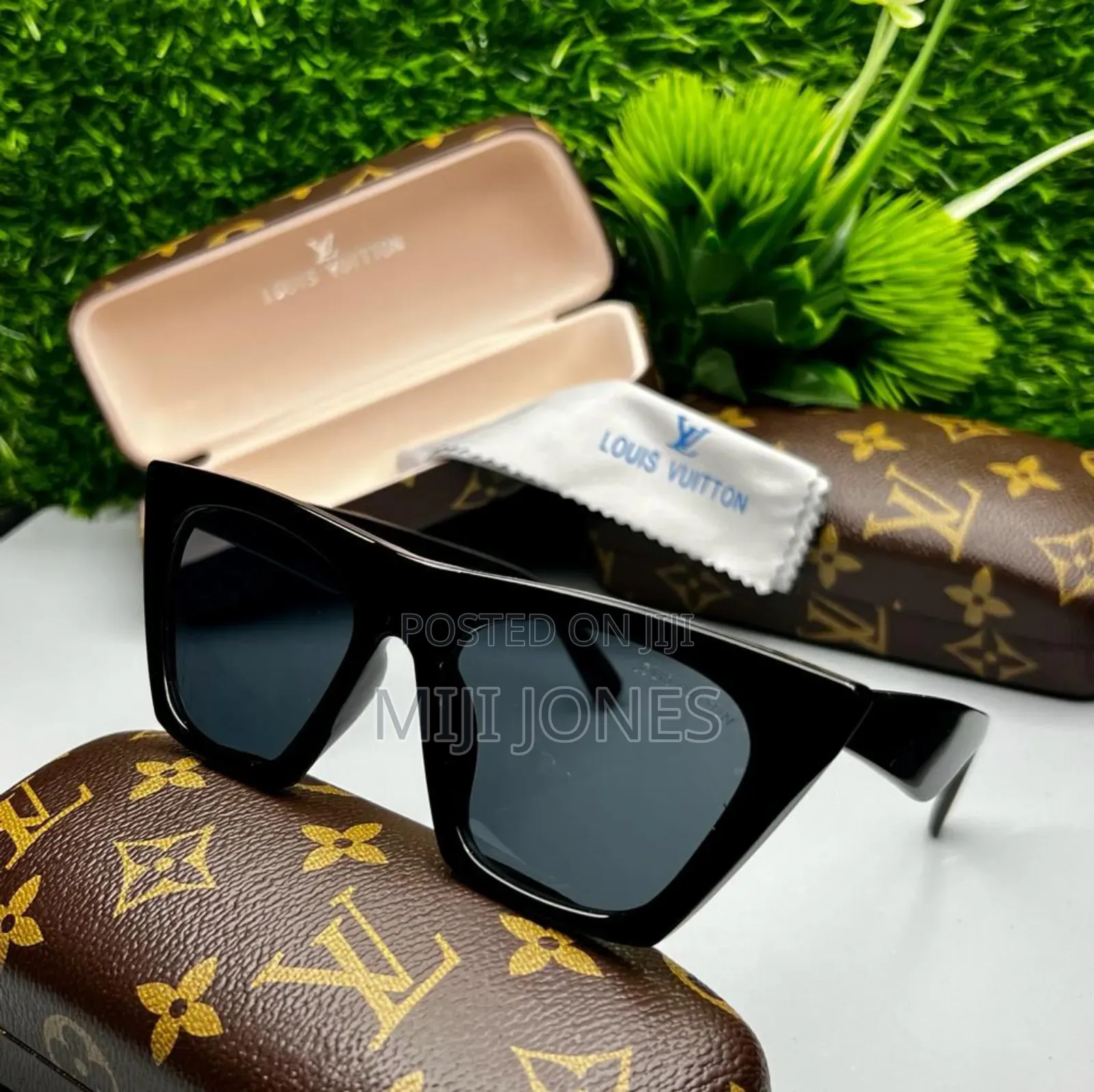 *Louis Vuitton‐Inspired Eyewear – Dark‐Tint & Crystal‐Clear Lenses*