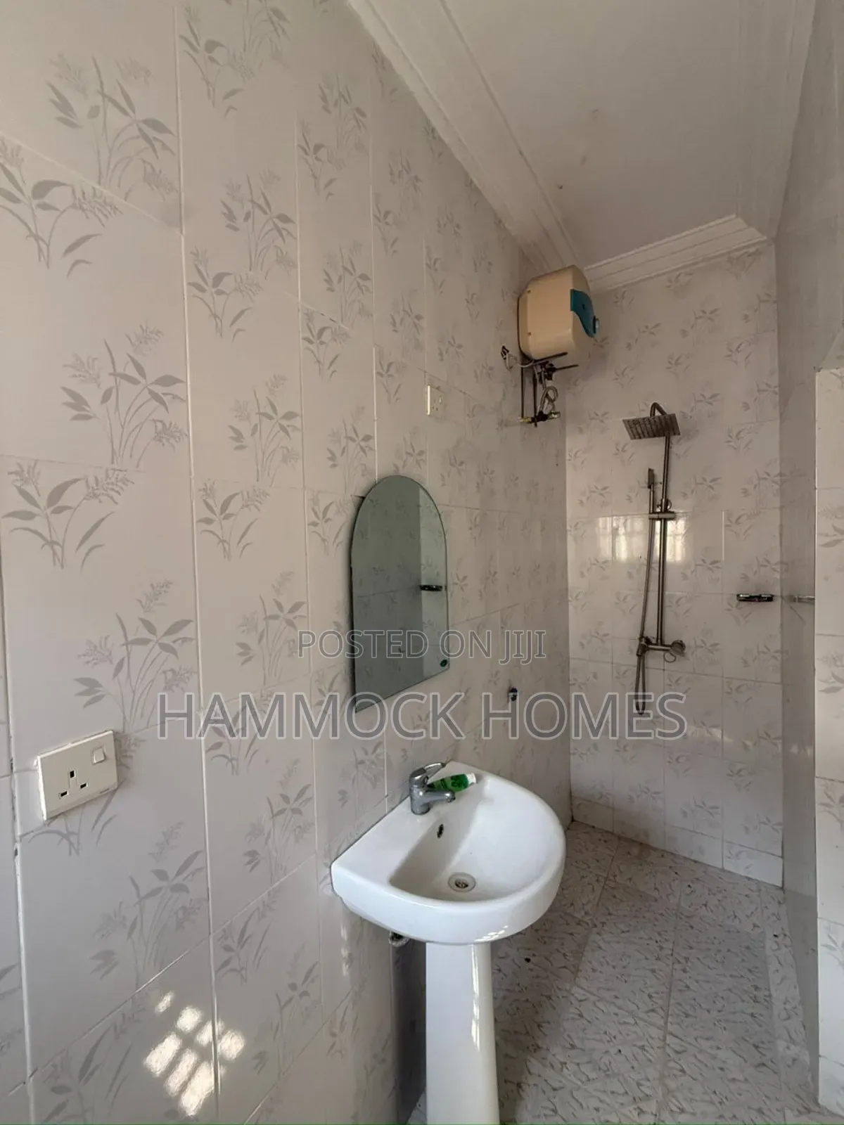 4bdrm Duplex in Kolapo Ishola Gra, Akobo for rent