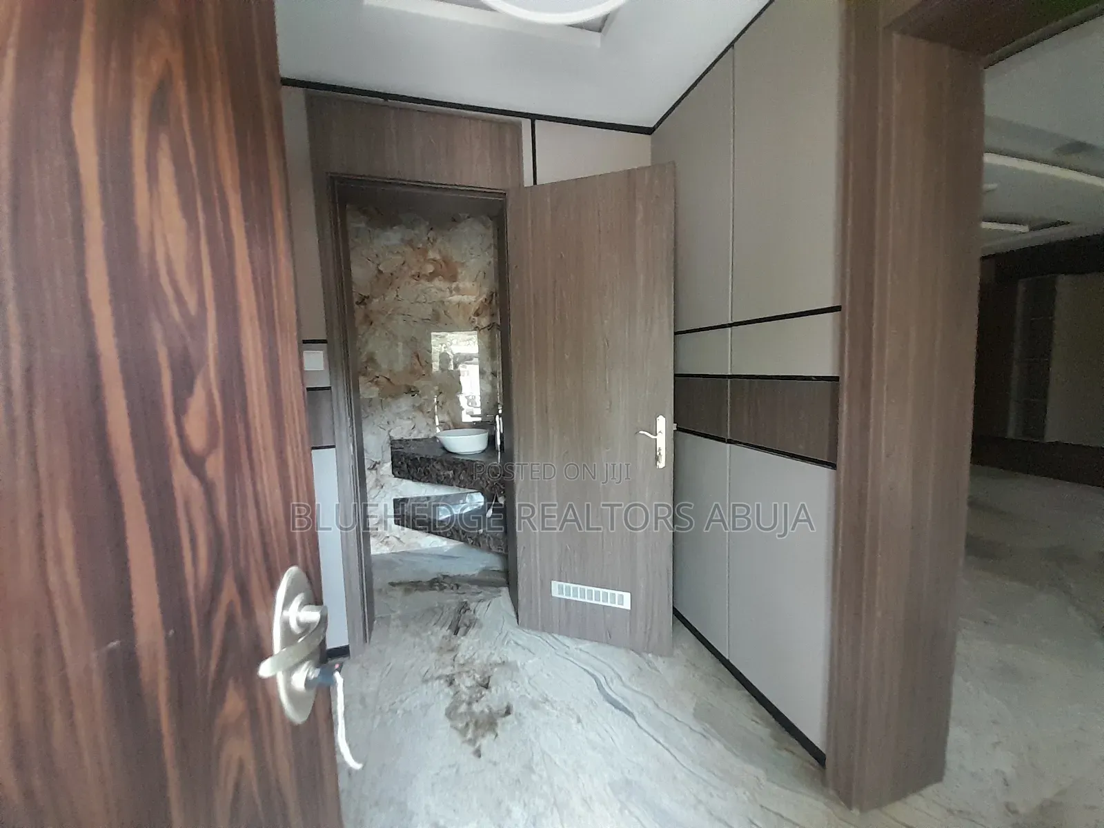 3bdrm Duplex in Dawaki for sale