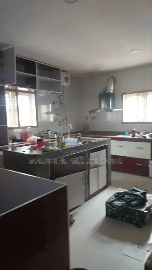 4bdrm Duplex in FHA for sale