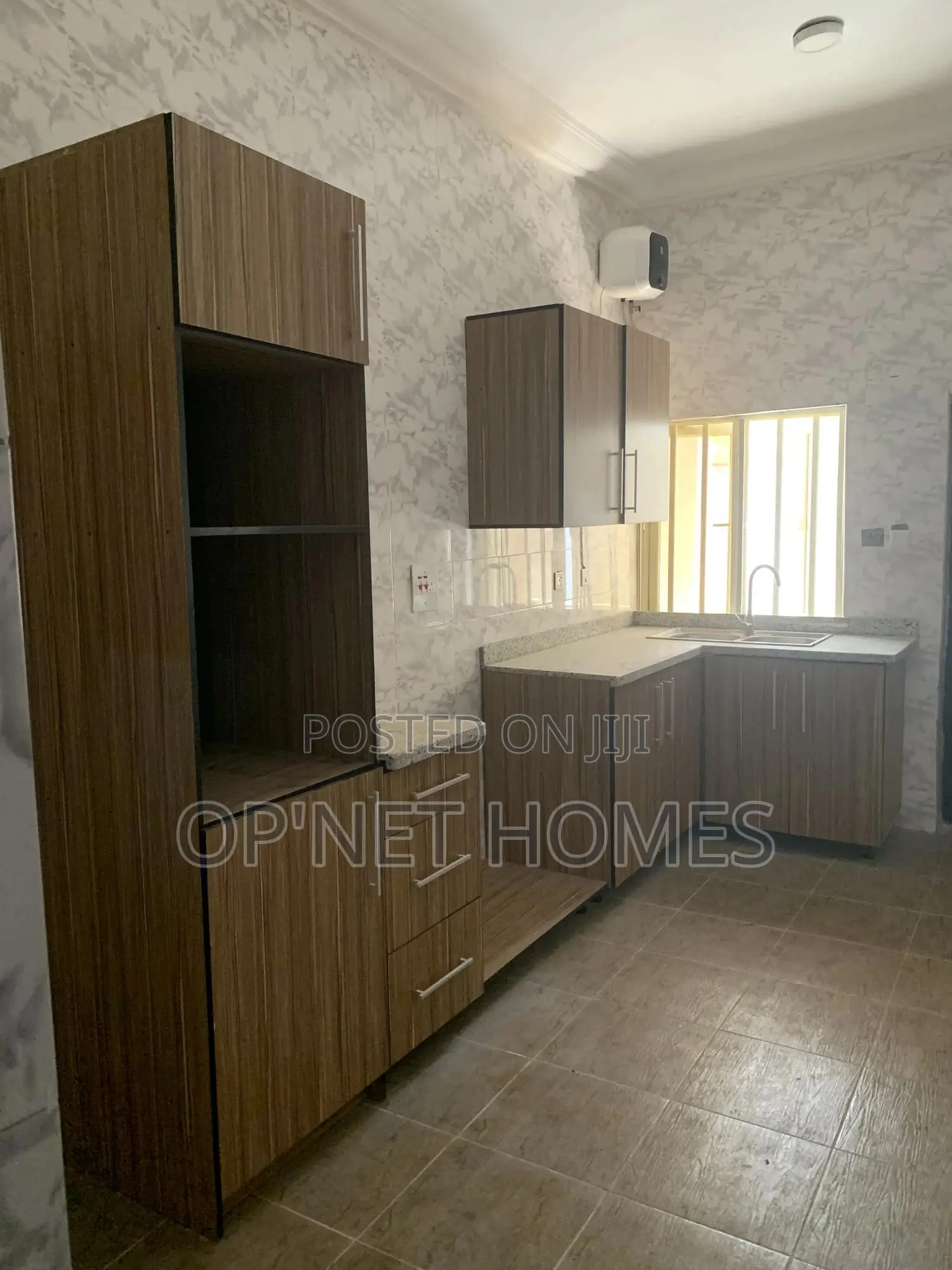 3bdrm Apartment in Bridge Gate Estate, Lekki for rent