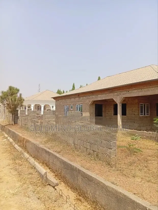 3bdrm Bungalow in Oil Spring Estate, FHA for sale