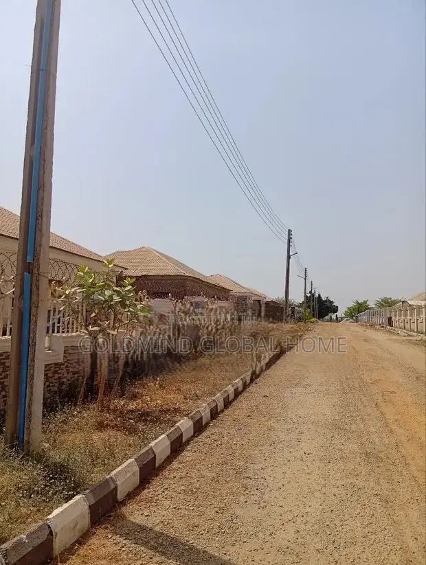 3bdrm Bungalow in Oil Spring Estate, FHA for sale