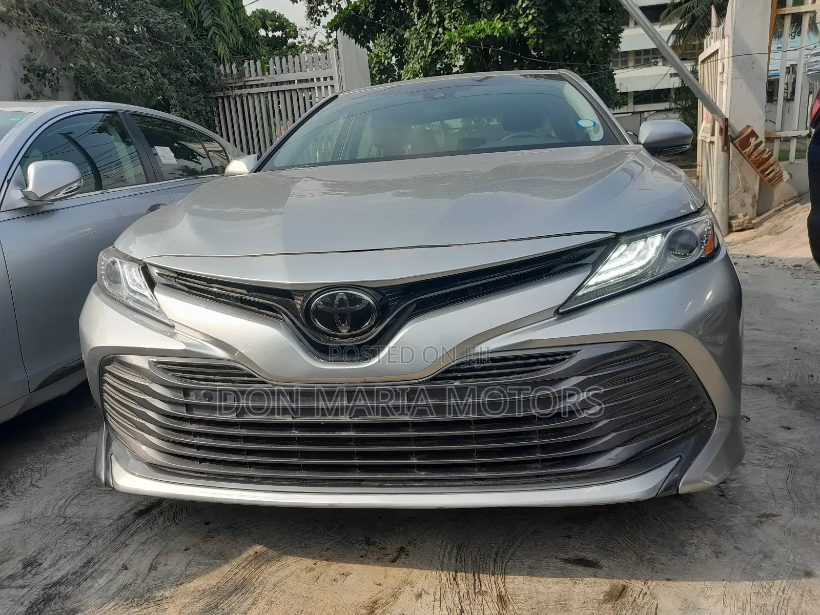 Toyota Camry XLE FWD (2.5L 4cyl 8AM) 2018 Silver