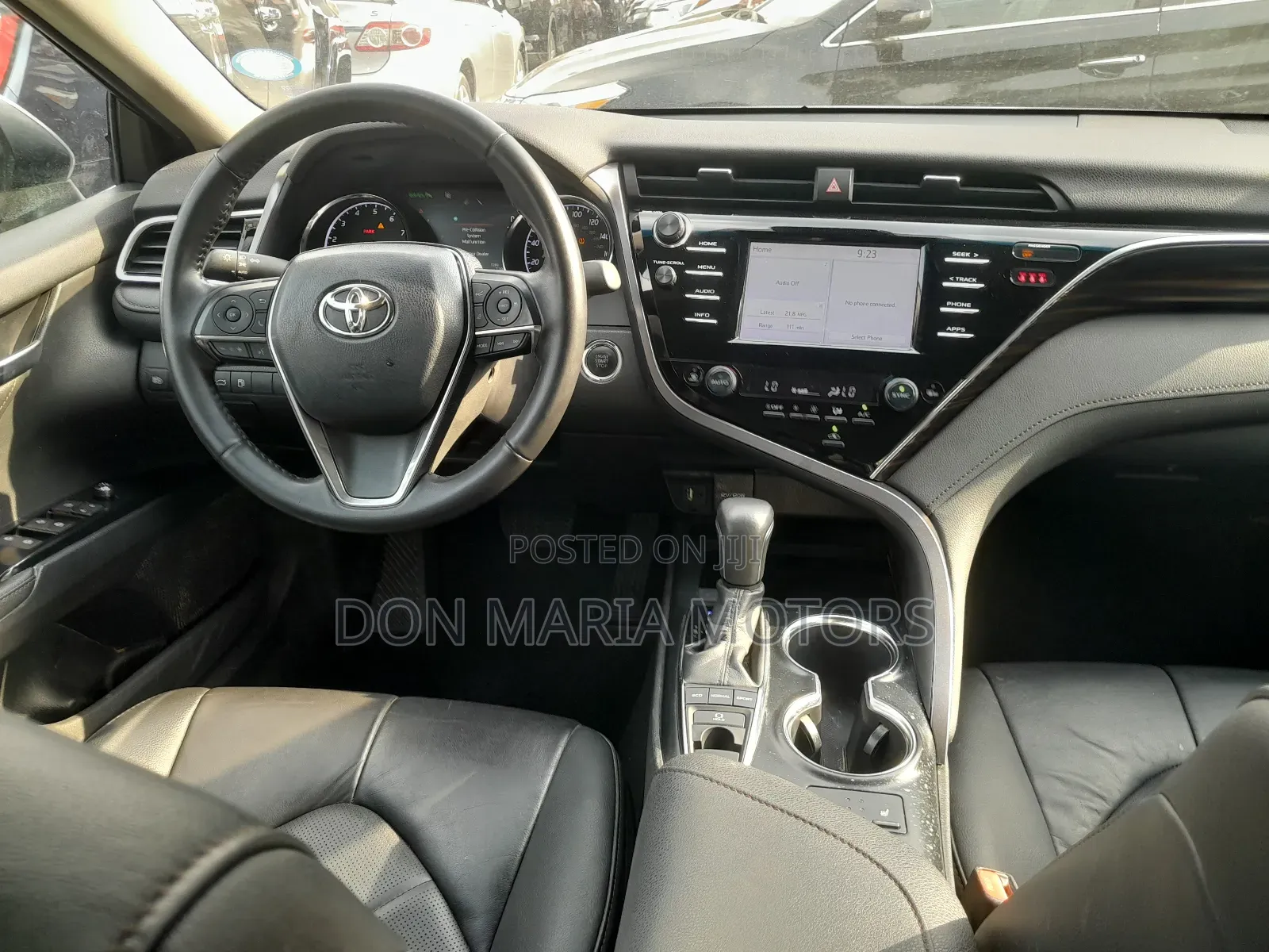 Toyota Camry XLE FWD (2.5L 4cyl 8AM) 2018 Silver