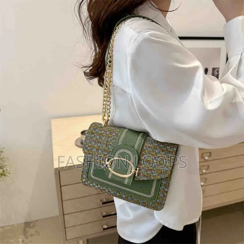 Metal Chain Lock Shoulder Bag