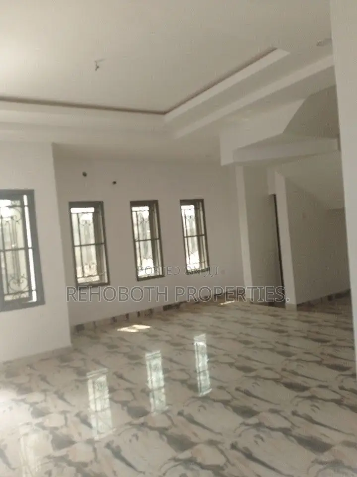 2bdrm Duplex in Airforce Base, Akobo for rent