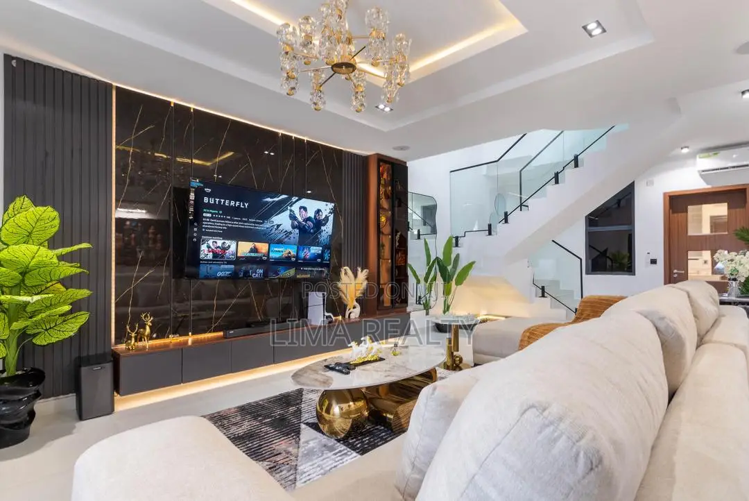 Hossy: 2 Bedroom Smart Apartment