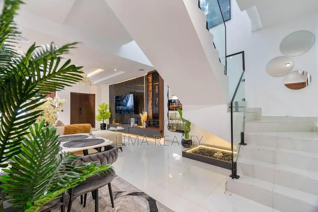 Hossy: 2 Bedroom Smart Apartment