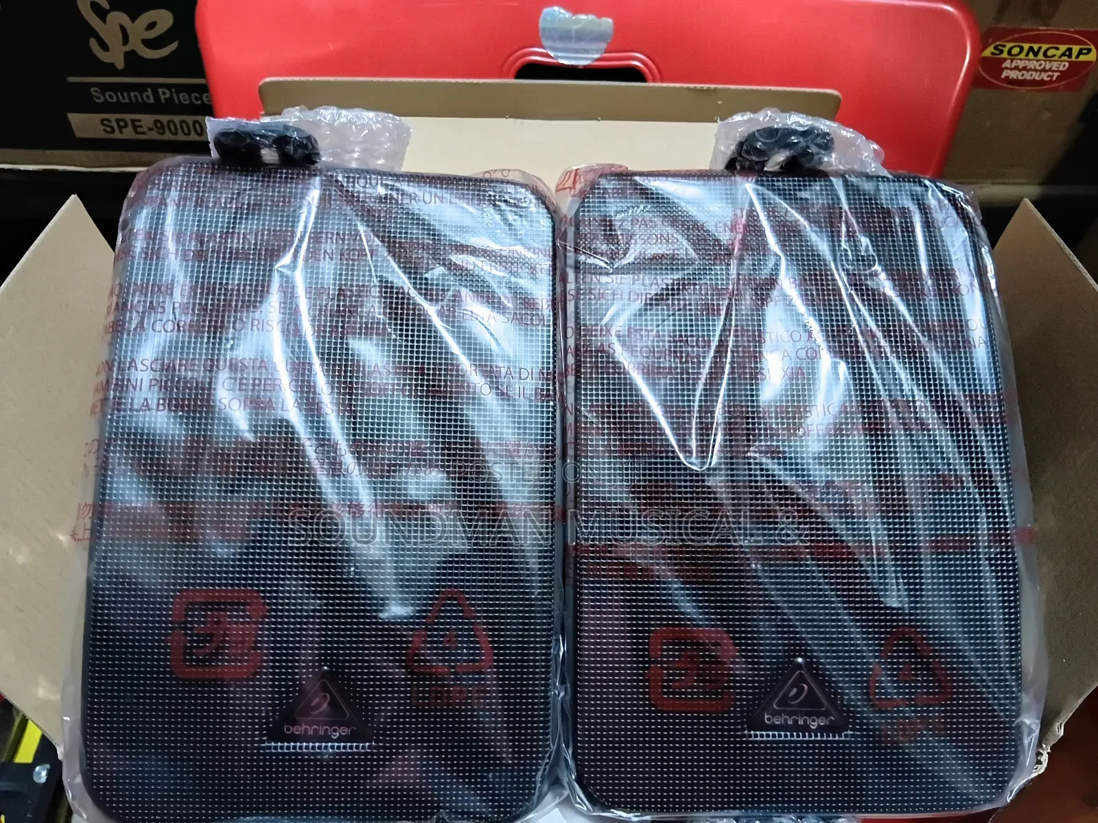 Behringer Professional Studio Monitor Speakers 1c