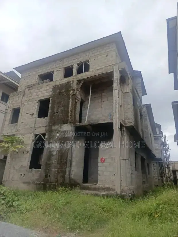 5bdrm Duplex in Lugbe, FHA for sale