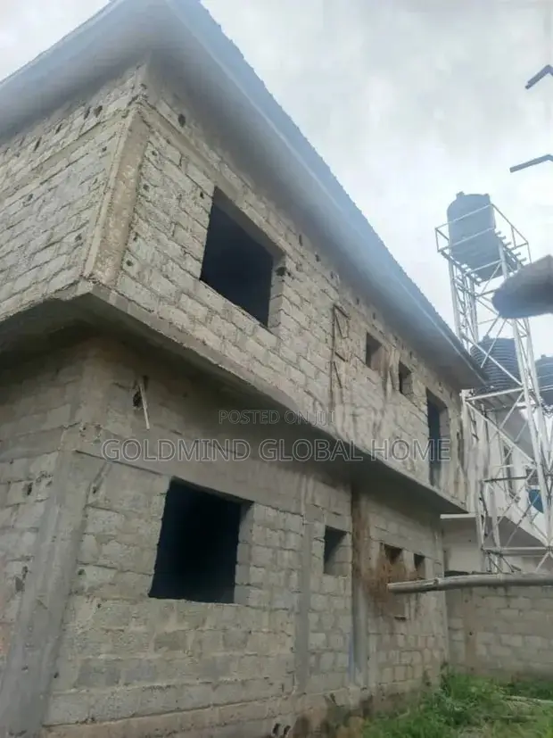 5bdrm Duplex in Lugbe, FHA for sale