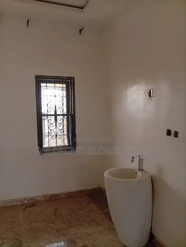 3bdrm Bungalow in Lugbe, FHA for sale