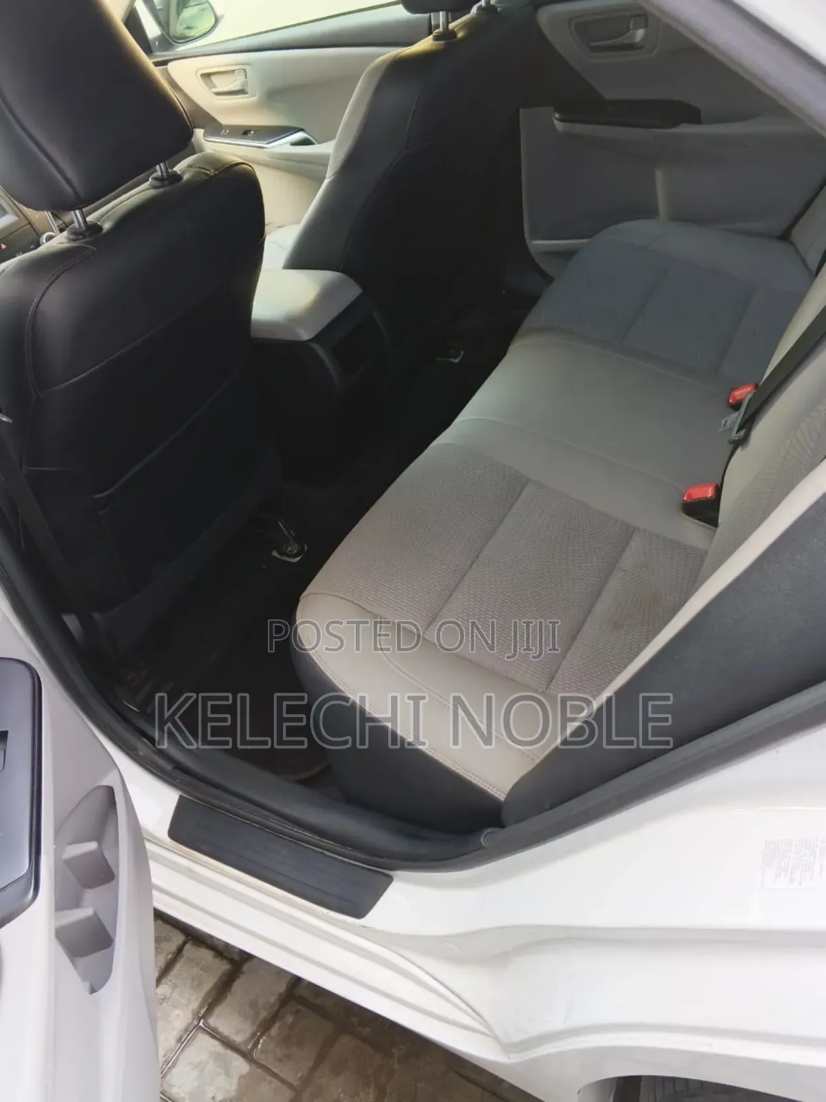 Toyota Camry SE 4dr Sedan (2.5L 4cyl 6A) 2017 White
