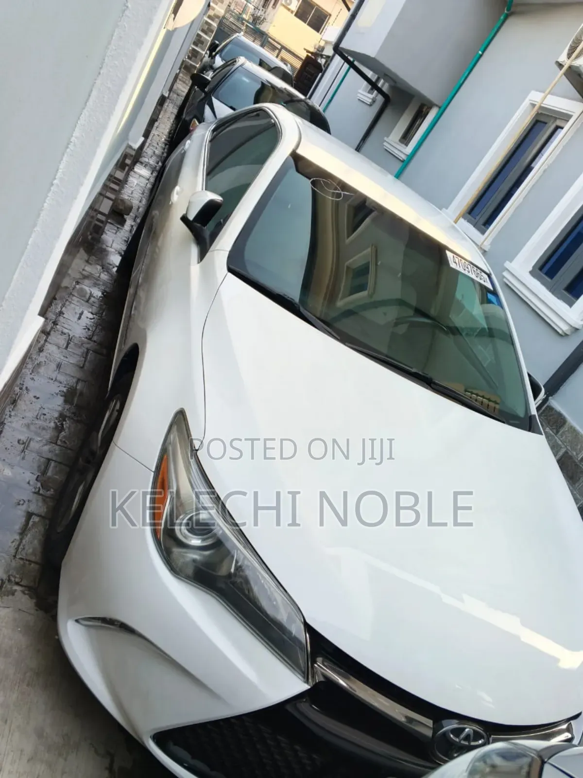 Toyota Camry SE 4dr Sedan (2.5L 4cyl 6A) 2017 White