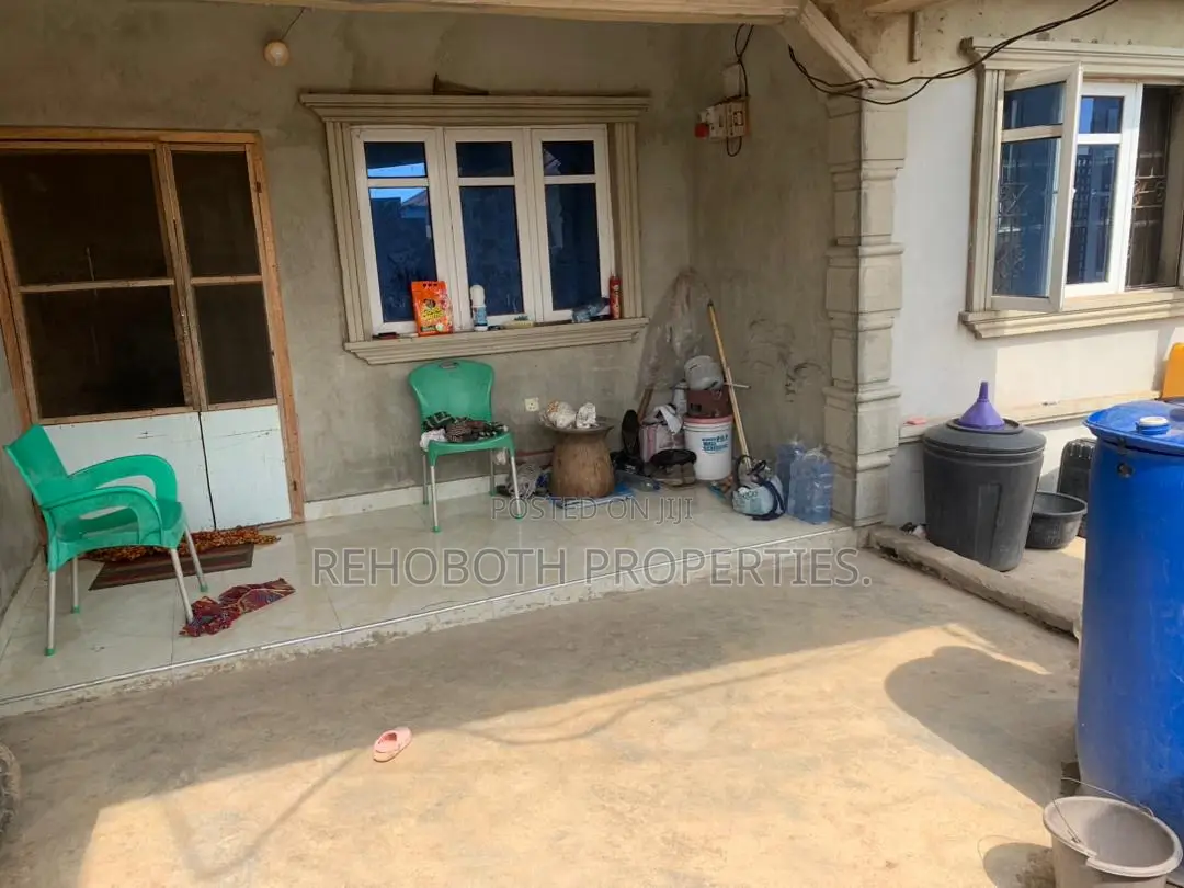 3bdrm Bungalow in Kasumu, Akala Express for sale