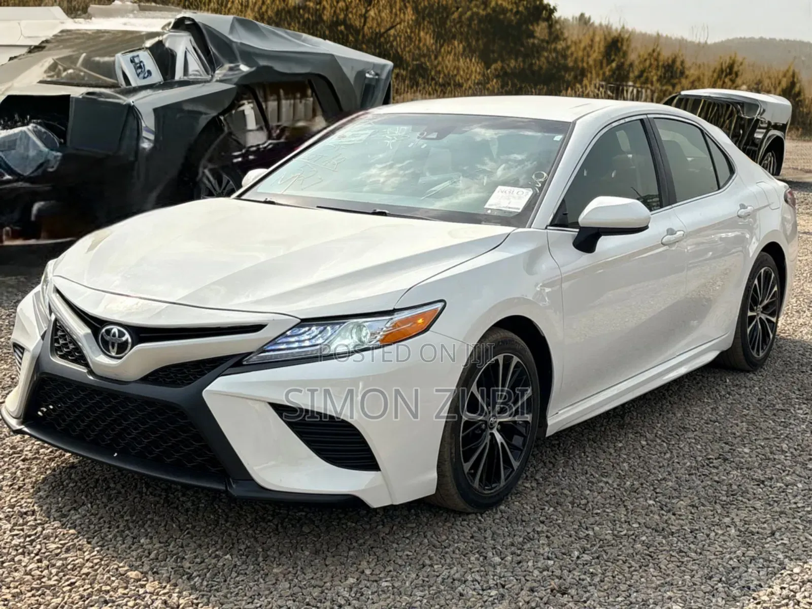 Toyota Camry SE (2.5L 4cyl 8A) 2019 White