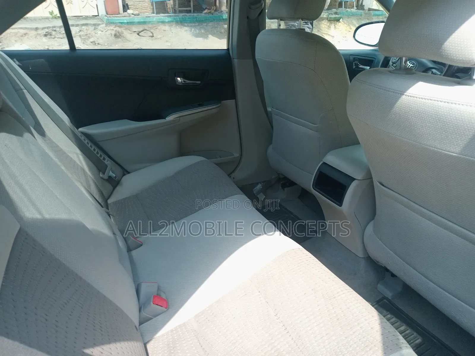 Toyota Camry LE 4dr Sedan w/Prod. End 11/13 (2.5L 4cyl 6A) 2014 White