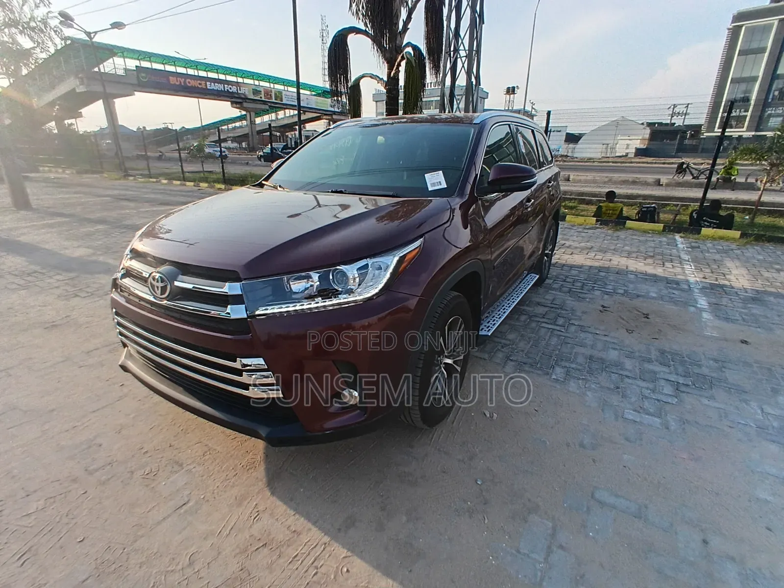 Toyota Highlander XLE 4x2 V6 (3.5L 6cyl 8A) 2017 Red