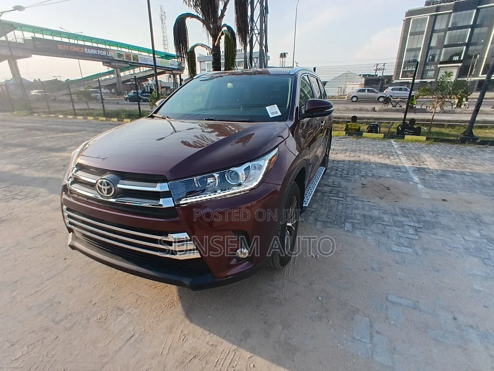 Toyota Highlander XLE 4x2 V6 (3.5L 6cyl 8A) 2017 Red