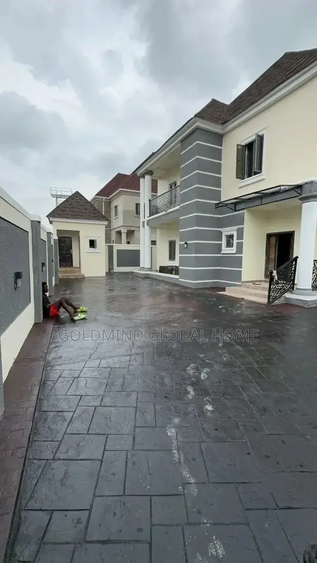 4bdrm Duplex in Lugbe, FHA for sale