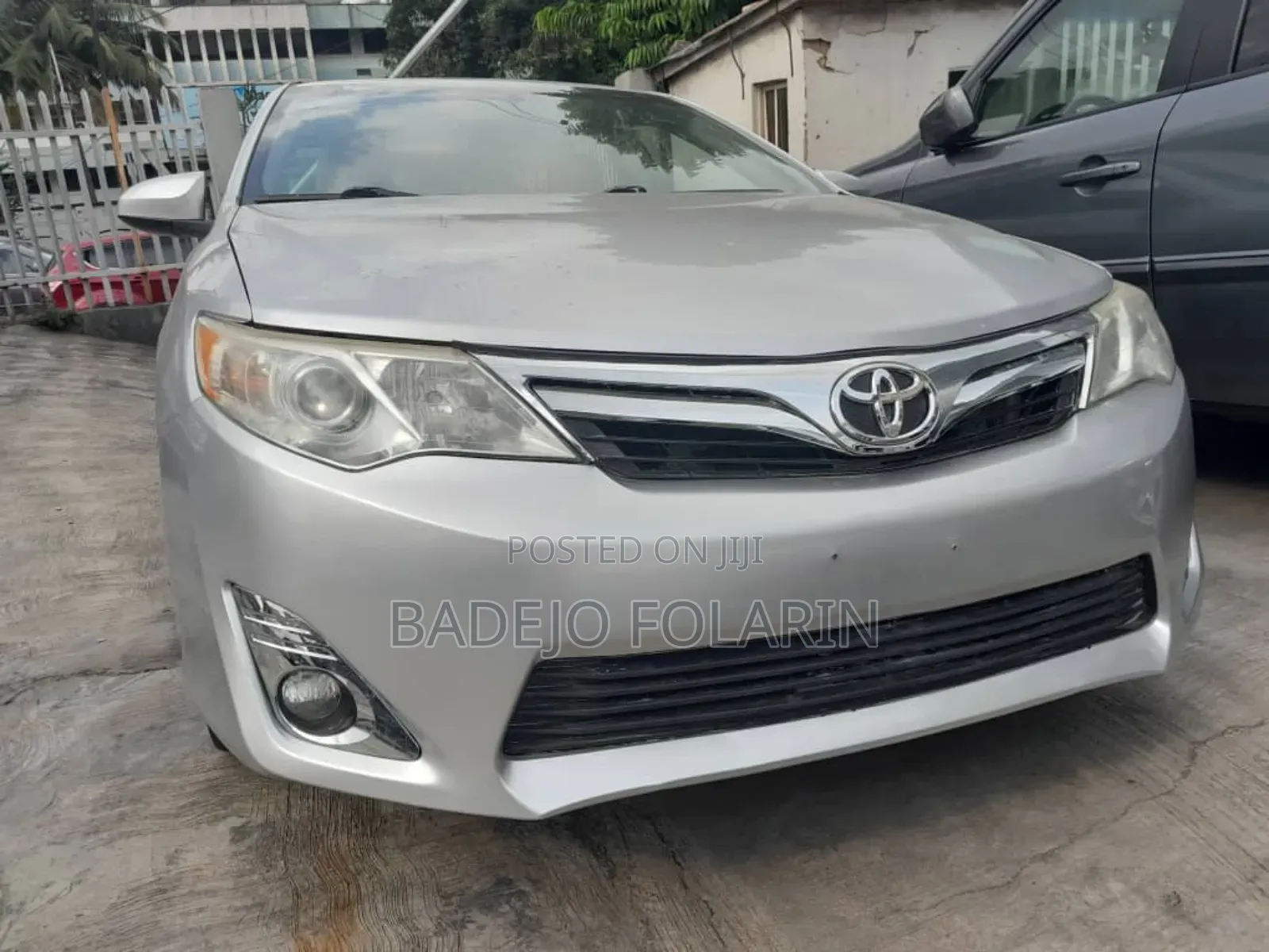 Toyota Camry XLE 4dr Sedan (2.5L 4cyl 6A) 2013 Silver
