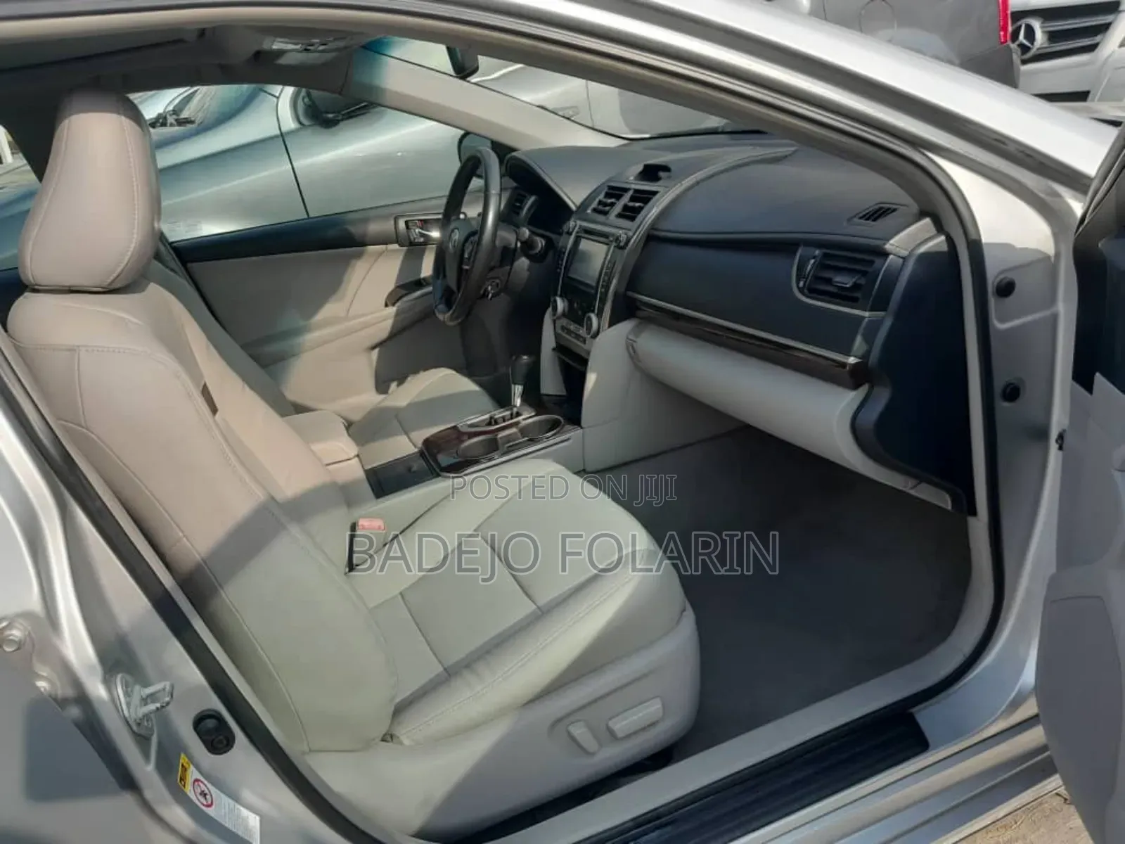 Toyota Camry XLE 4dr Sedan (2.5L 4cyl 6A) 2013 Silver