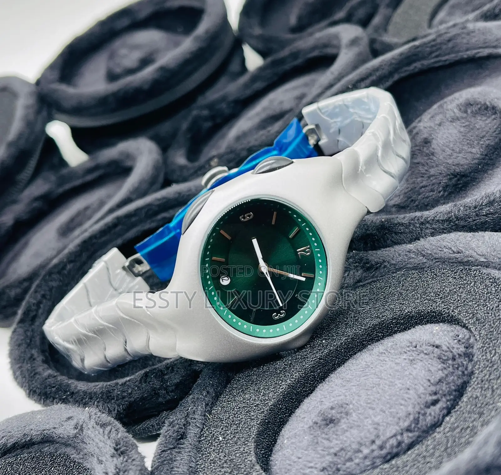 High Quality Luxury Nike Analog Chain Wristwatch
