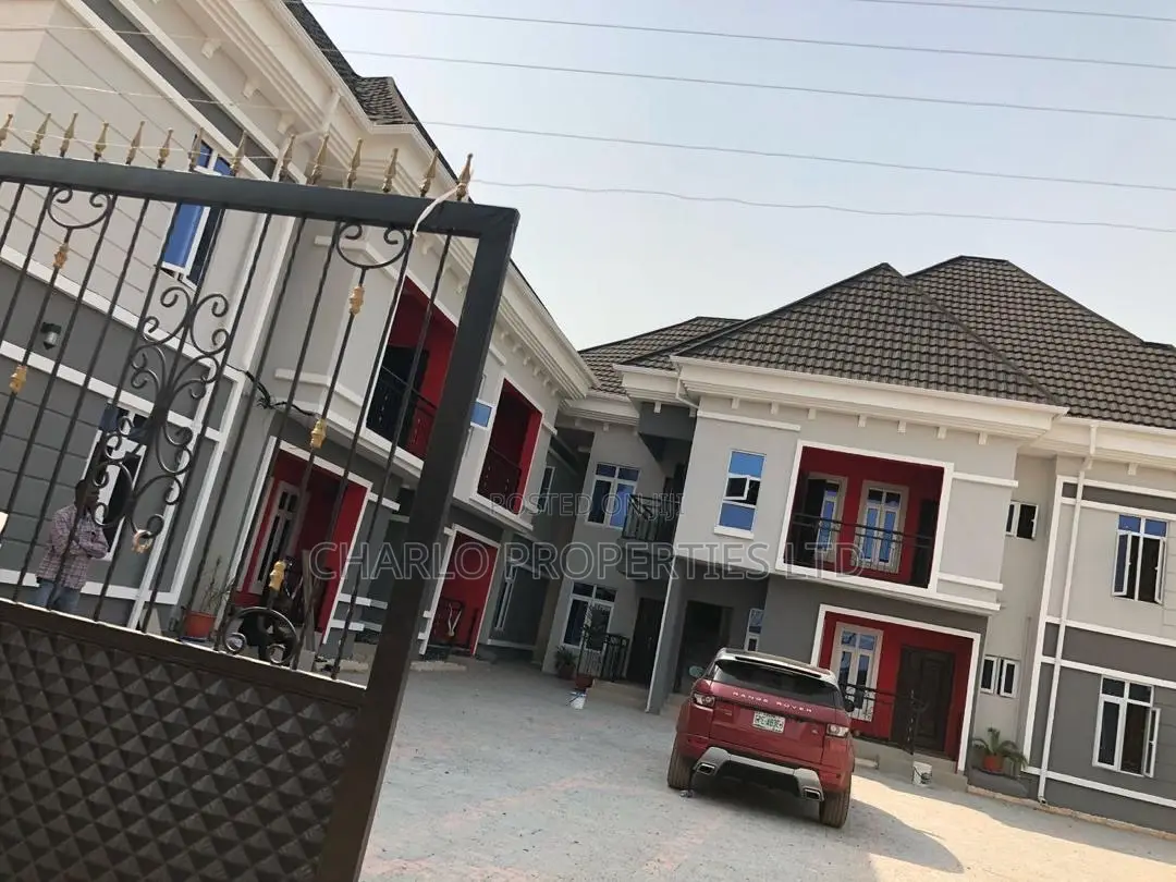 Furnished 20bdrm Block of Flats in Benin City for sale