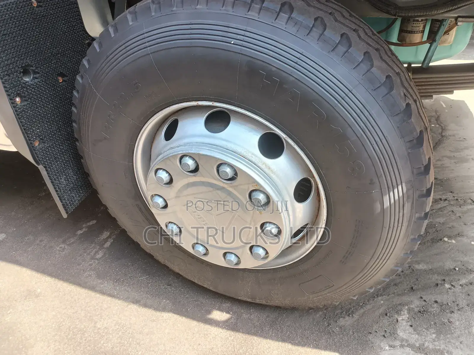 Extremely Clean Howo Tipper Truck 12tires (China)