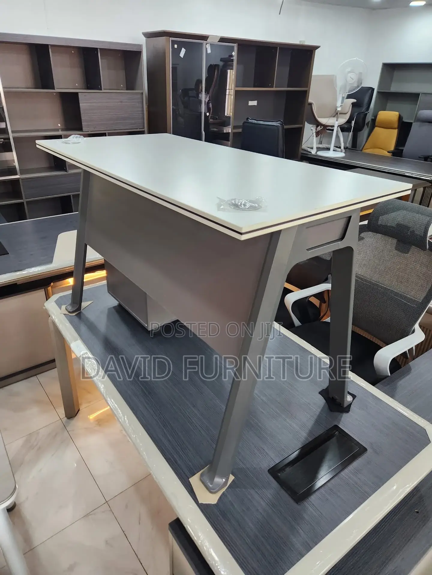 Home/Office Desk (Tr)