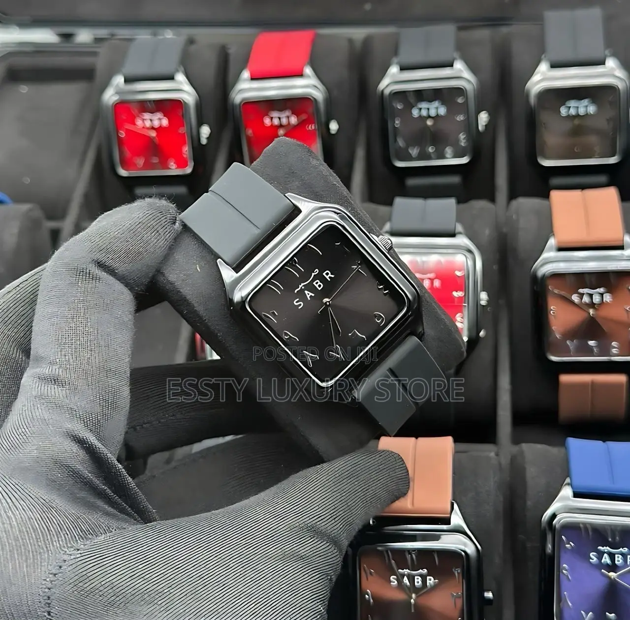 High Quality Luxury Sabr Rubber Strap Wrist-Watch