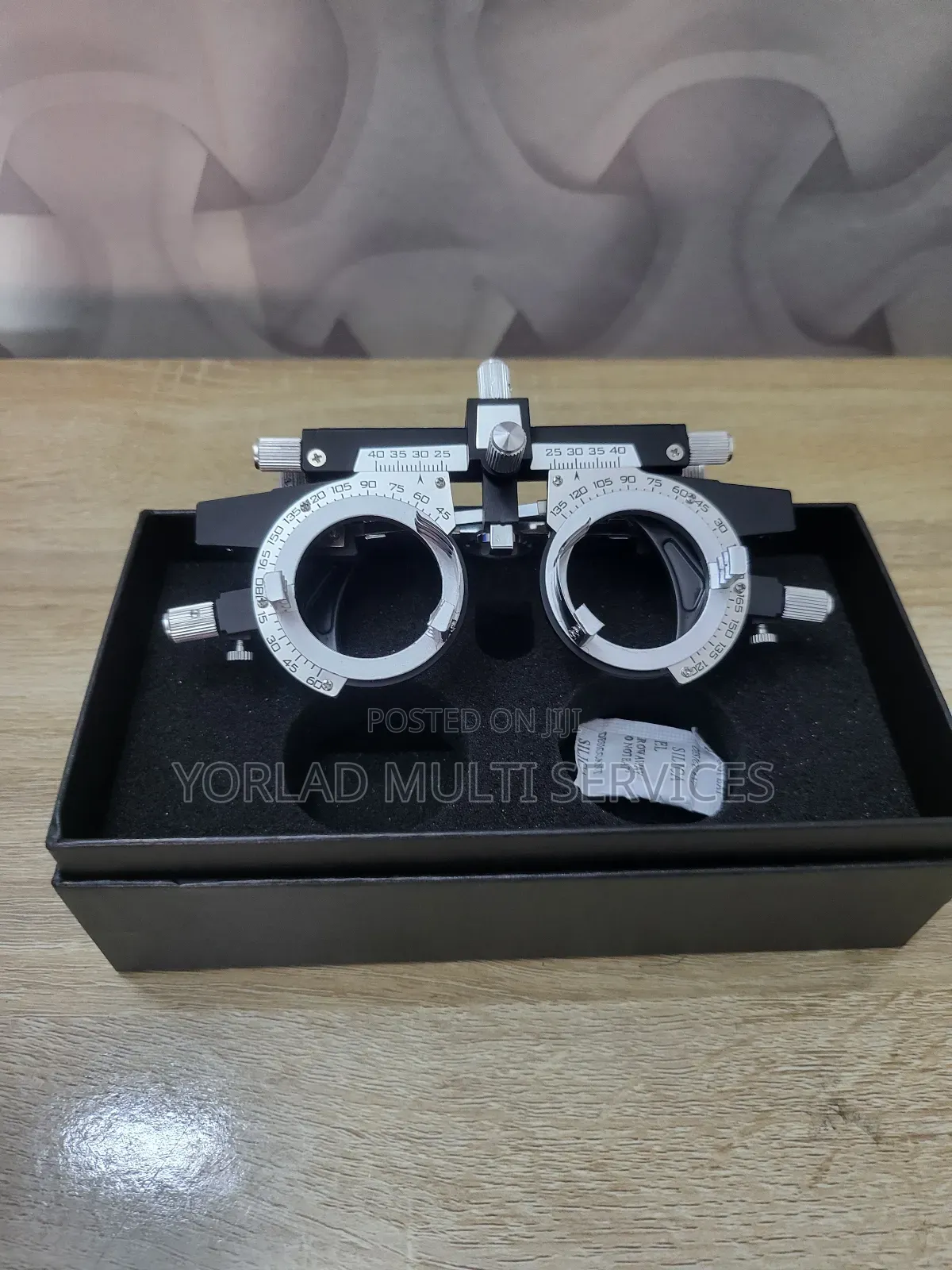 Universal Trial Frame