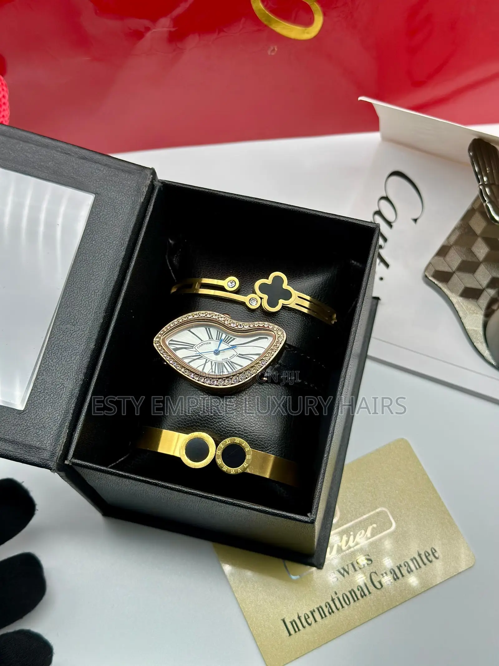 Quality Cartier Female Wrist-Watch Bracelet Set