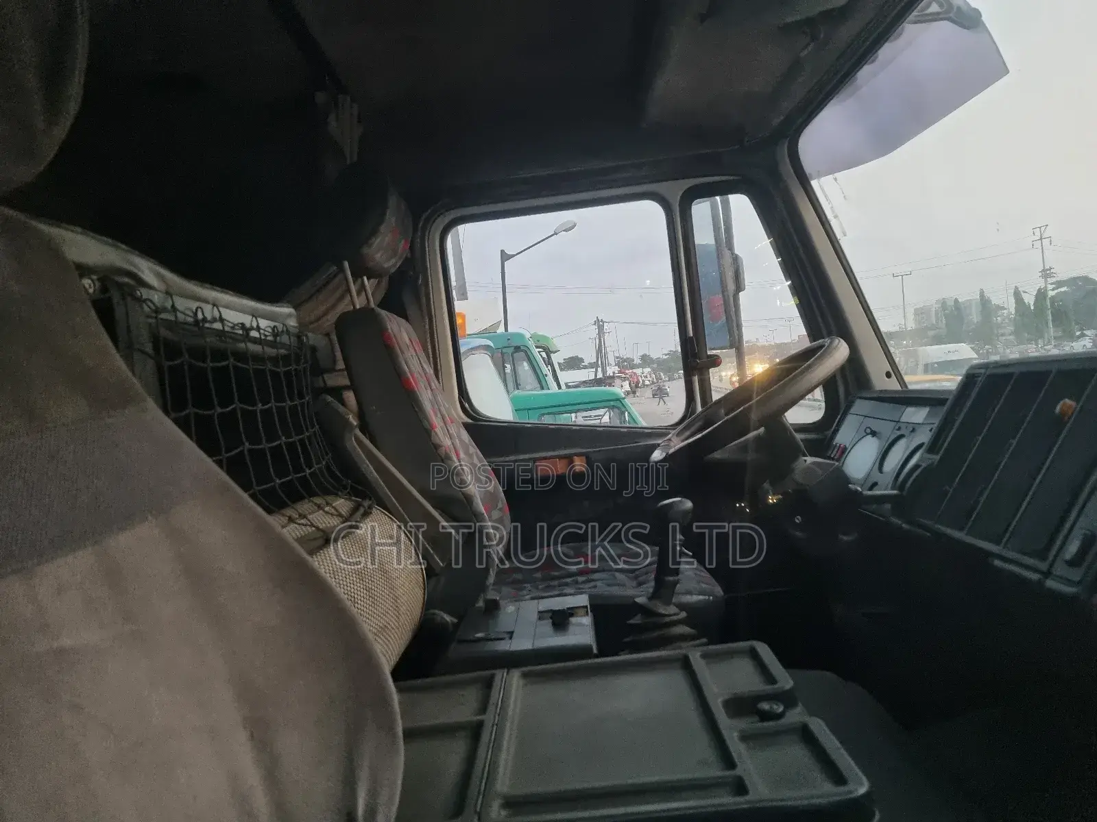 Mercedes Benz 30 Tonnage Truck