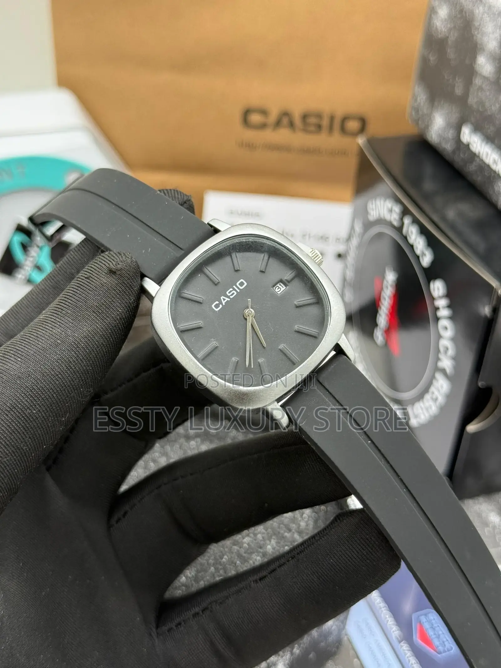 Quality Classic Casio Water Resistant Rubber Strap Analog Wristwatch