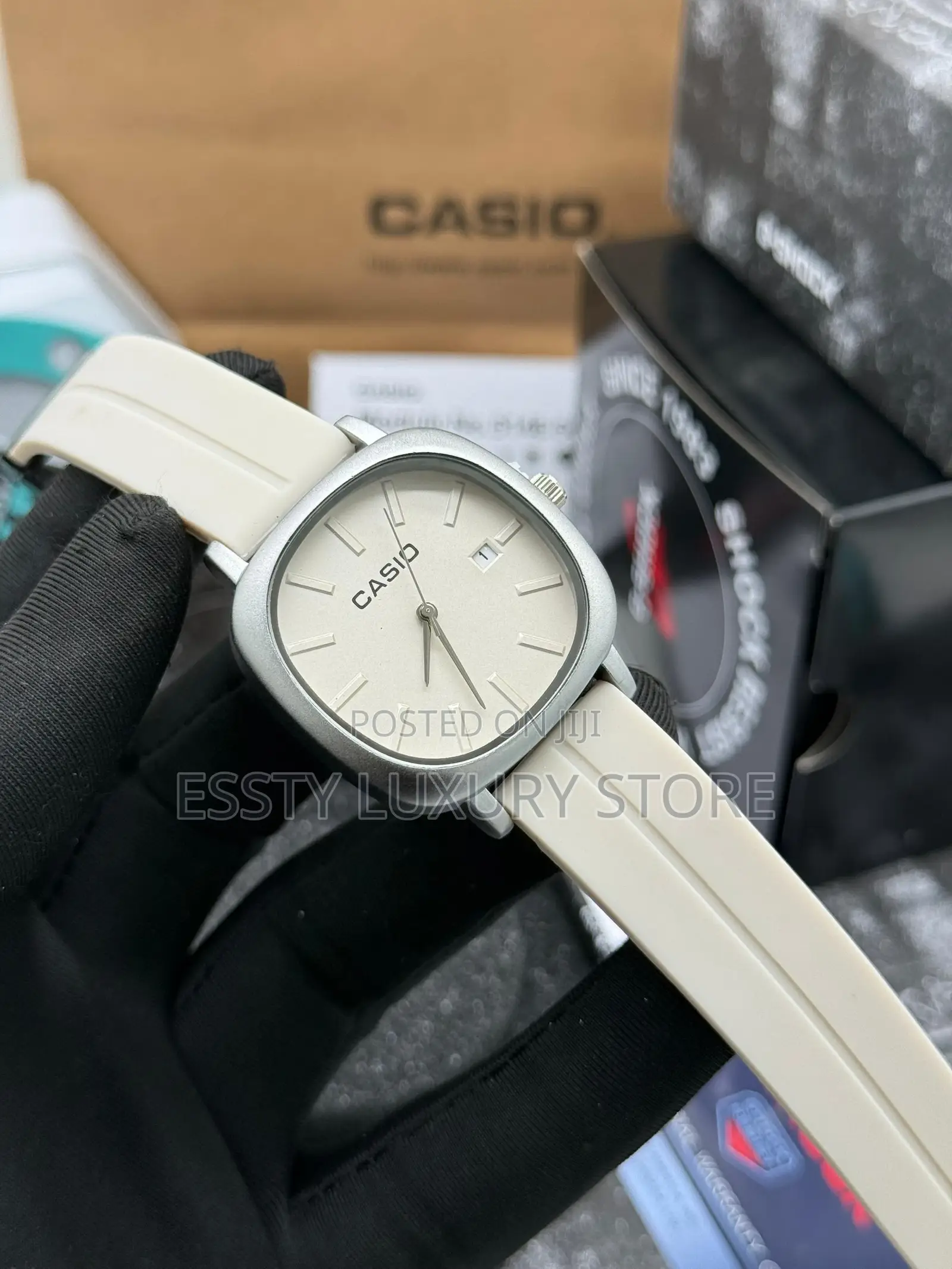Quality Classic Casio Water Resistant Rubber Strap Analog Wristwatch