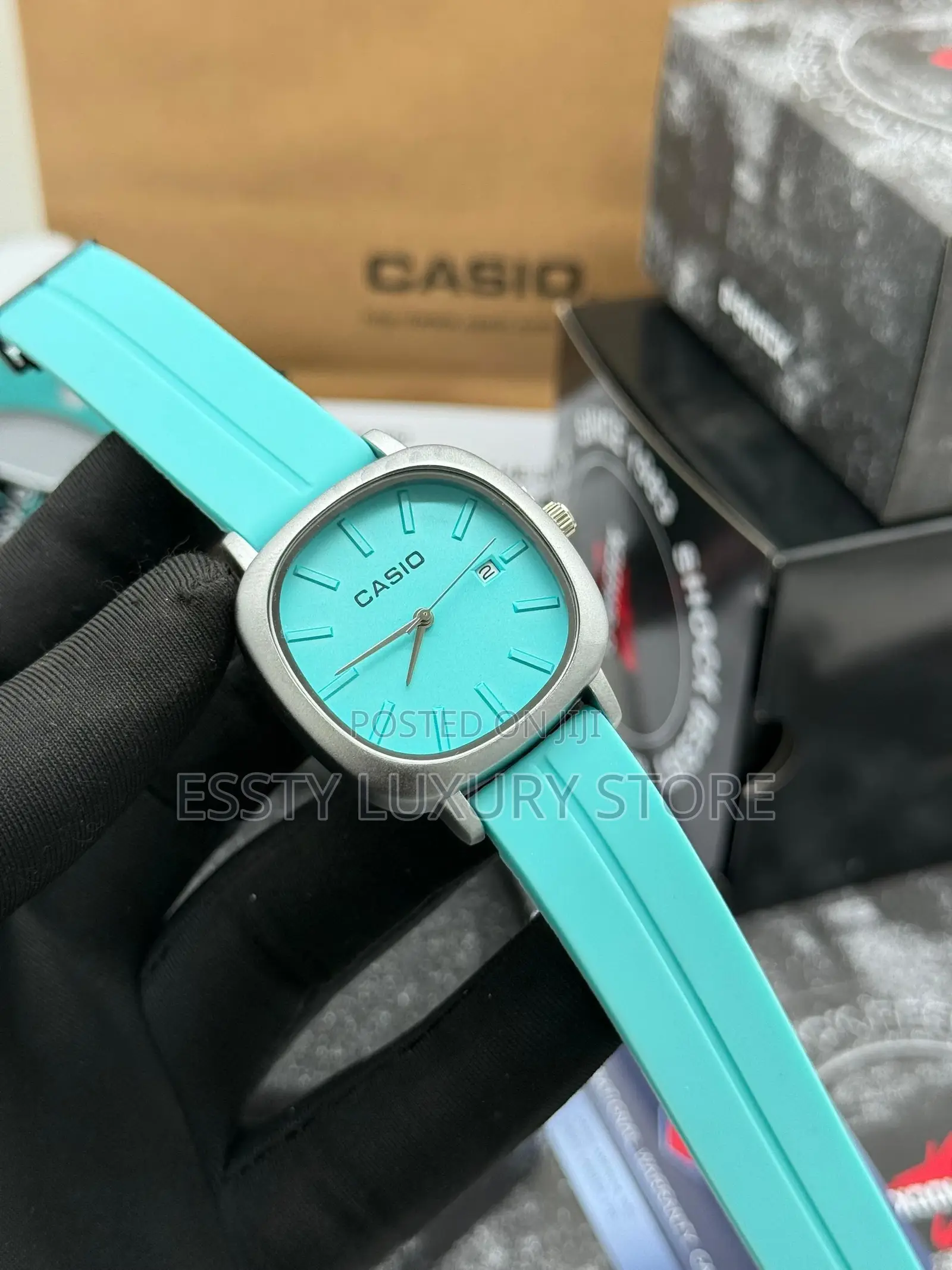 Quality Classic Casio Water Resistant Rubber Strap Analog Wristwatch