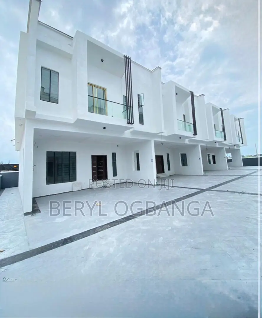 4bdrm Duplex in Lekki Phase 2 for rent