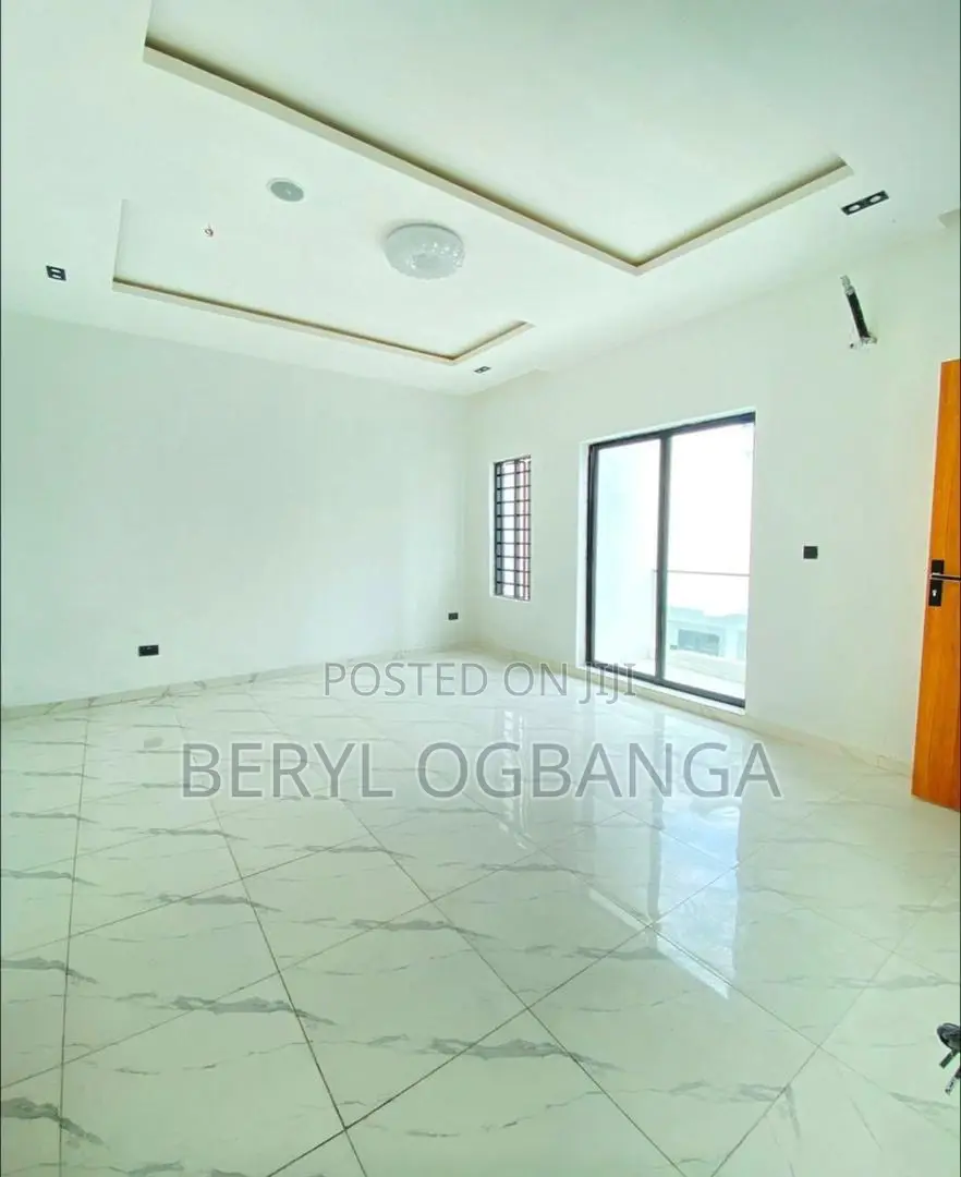 4bdrm Duplex in Lekki Phase 2 for rent