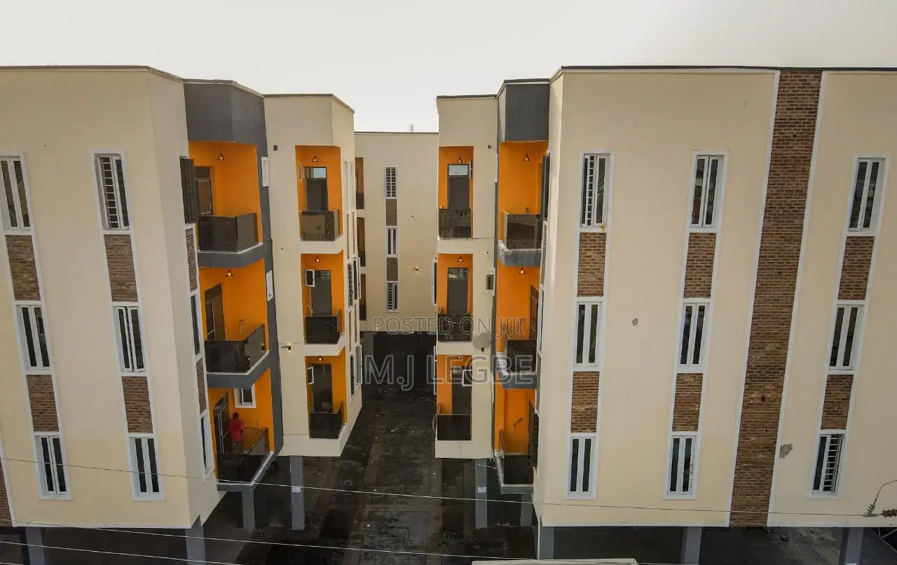 1bdrm Apartment in Alpha Beach, Lekki for rent