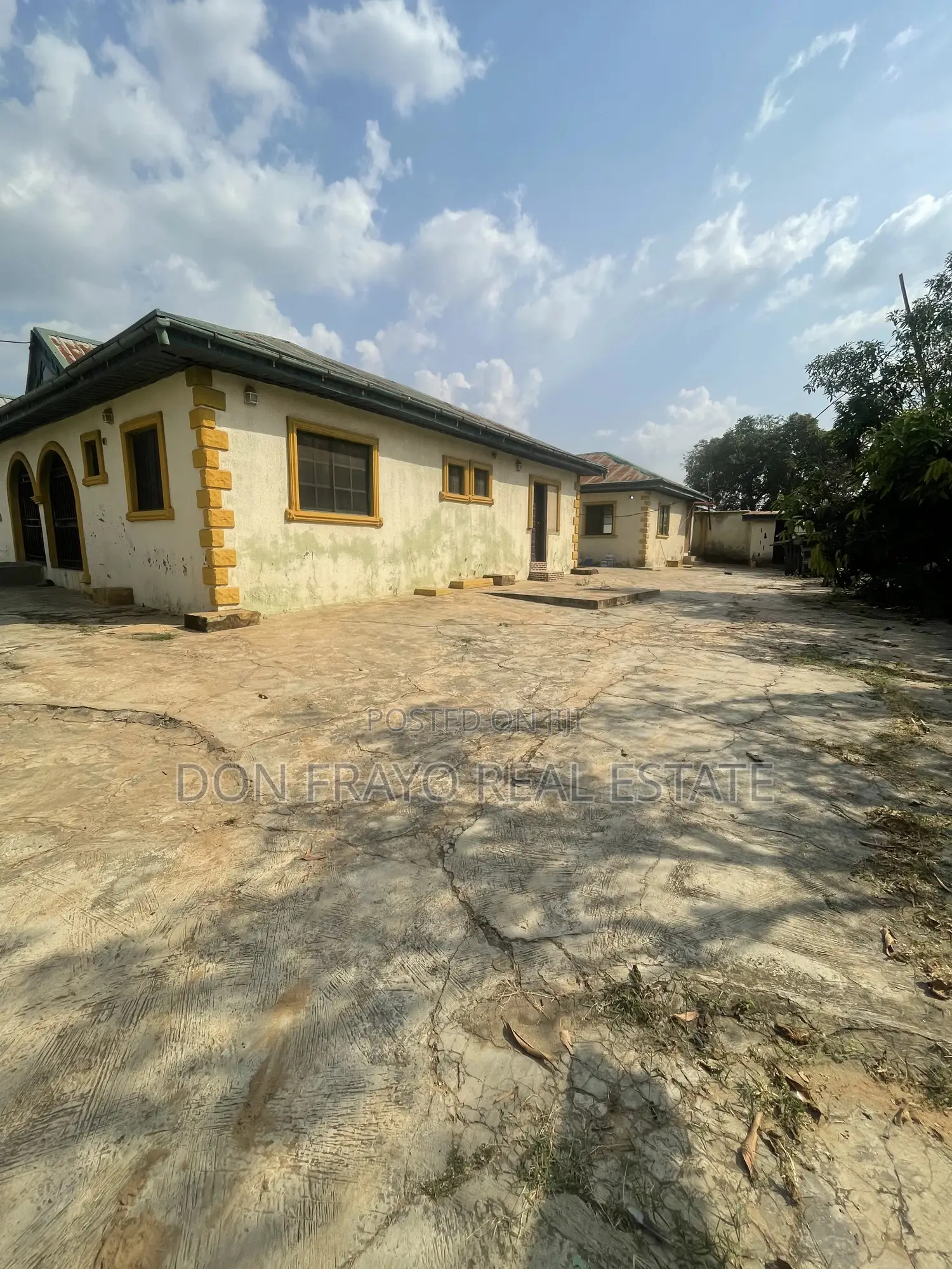 6bdrm Bungalow in Fastac Elewuro, Akobo for sale