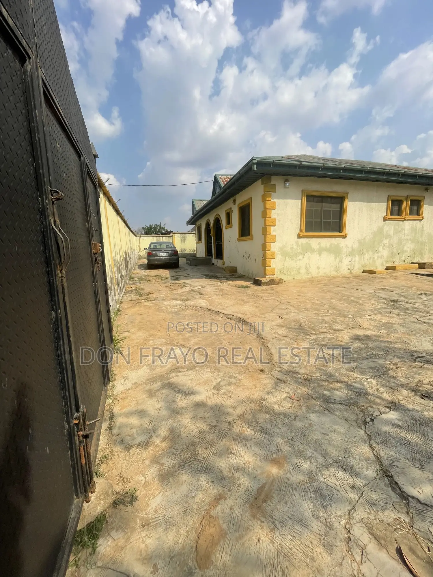 6bdrm Bungalow in Fastac Elewuro, Akobo for sale
