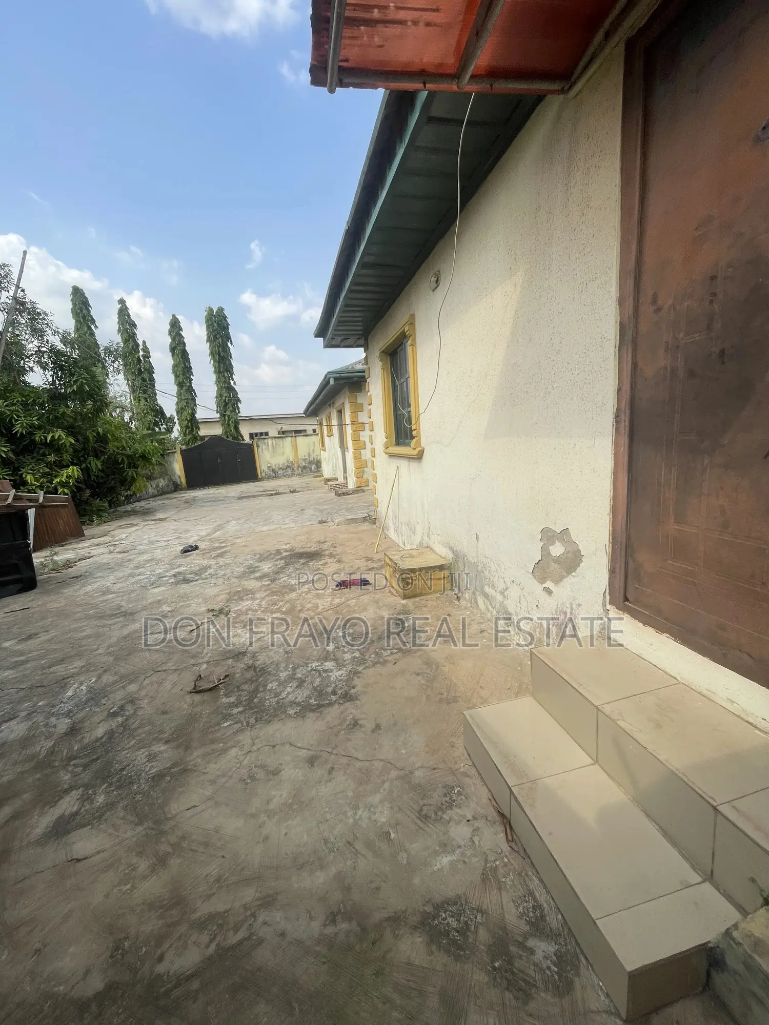 6bdrm Bungalow in Fastac Elewuro, Akobo for sale
