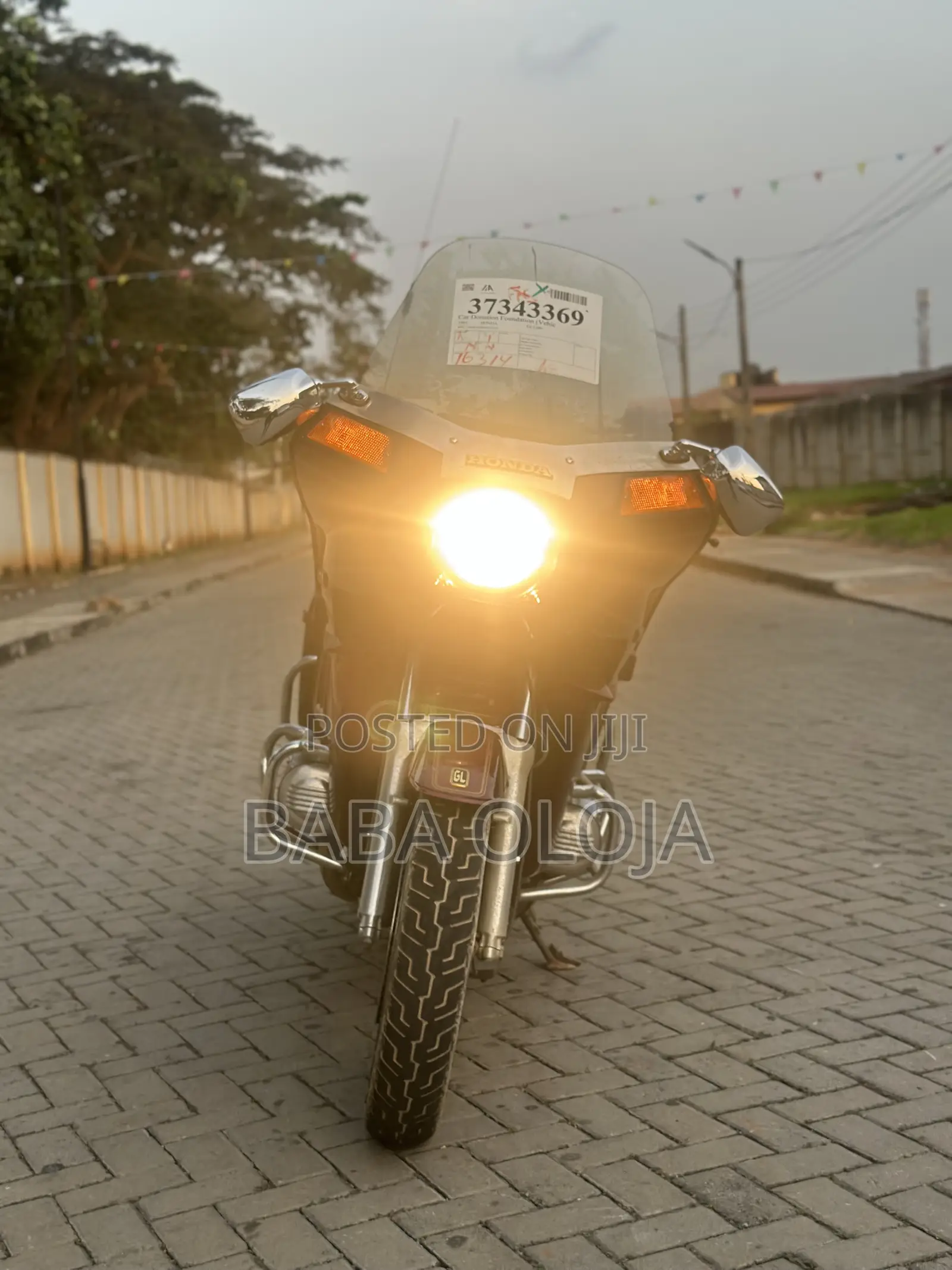 Honda Gold Wing 1983 Gold