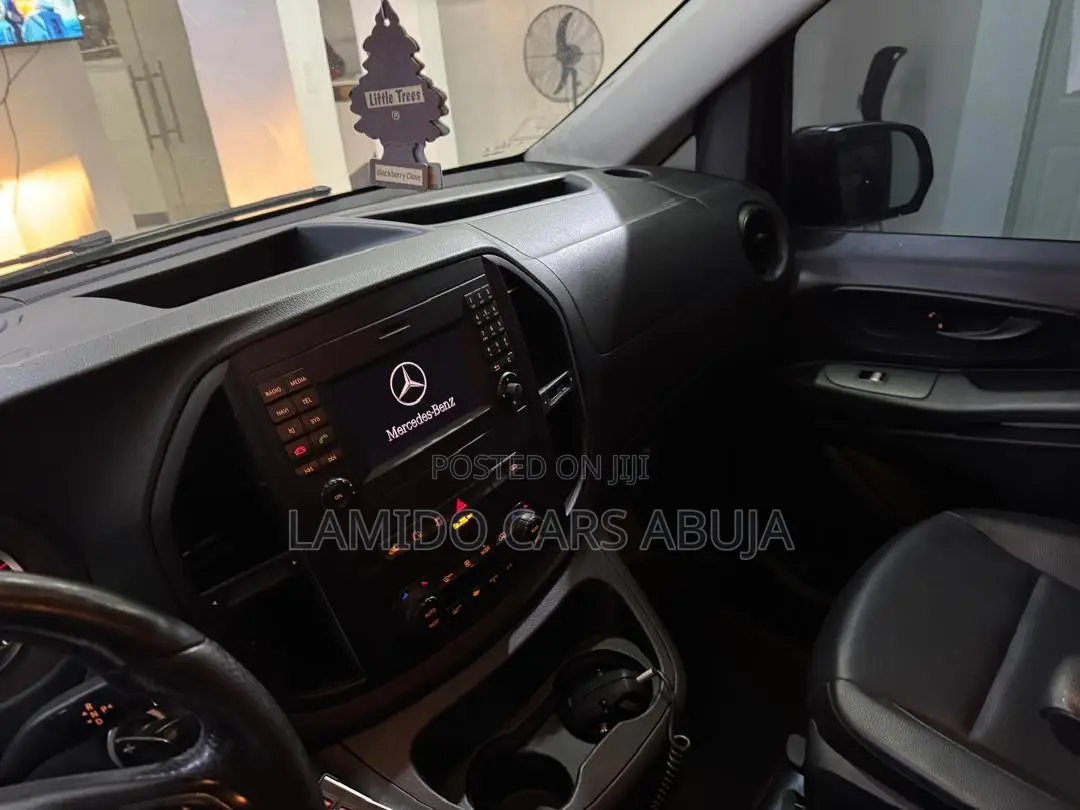Mercedes-Benz Metris 2.0 FWD 2018 Black