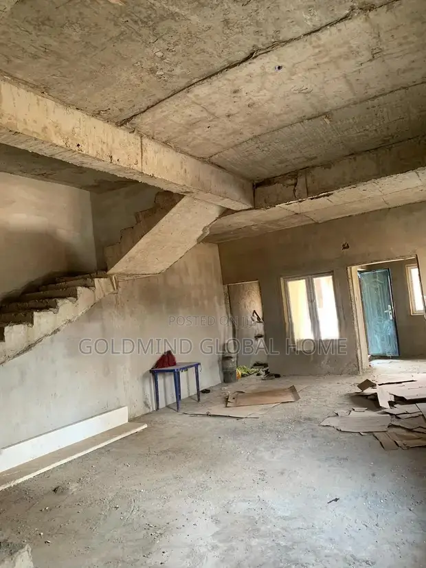5bdrm Townhouse/Terrace in Katampe Extension for sale