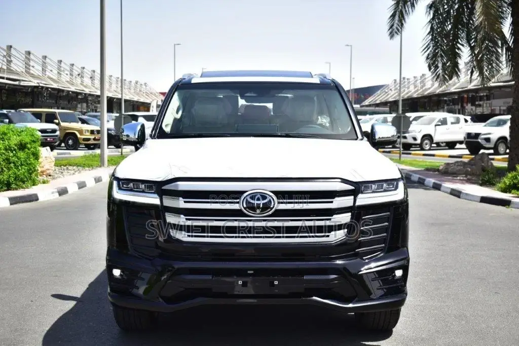 New Toyota Land Cruiser Base 4WD 2026 Black